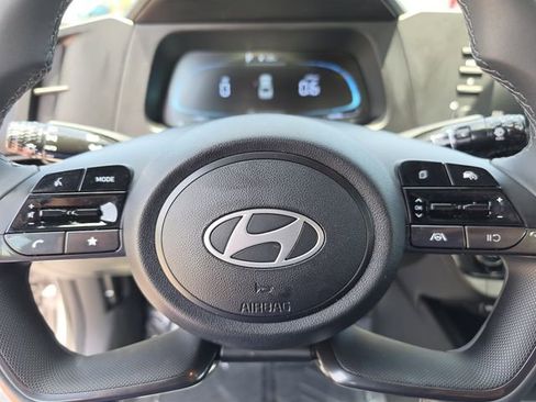 Used 2025 Hyundai Elantra Sport FWD image 29