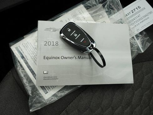 Used 2018 Chevrolet Equinox LT FWD image 32