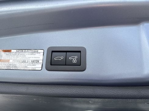 Used 2023 Toyota Corolla Cross AWD Hybrid w/ Convenience Package image 7