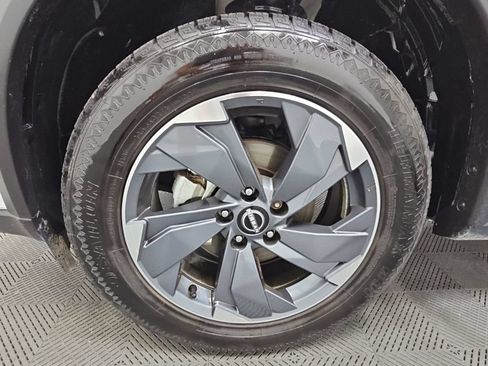 Used 2025 Nissan Rogue SV FWD image 42