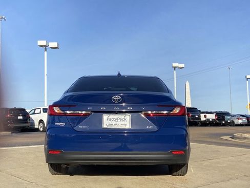 Used 2025 Toyota Camry LE image 9