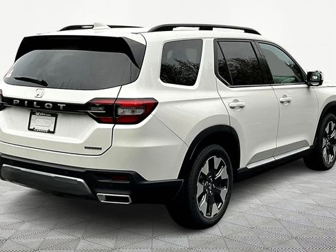 New 2026 Honda Pilot Touring image 7