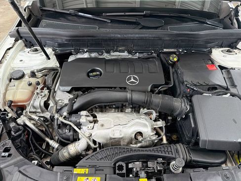Used 2022 Mercedes-Benz GLB 250 4MATIC image 32