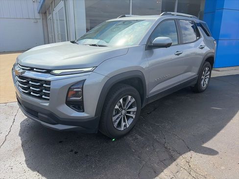 Used 2025 Chevrolet Equinox LT w/ Convenience Package II AWD/4WD image 3