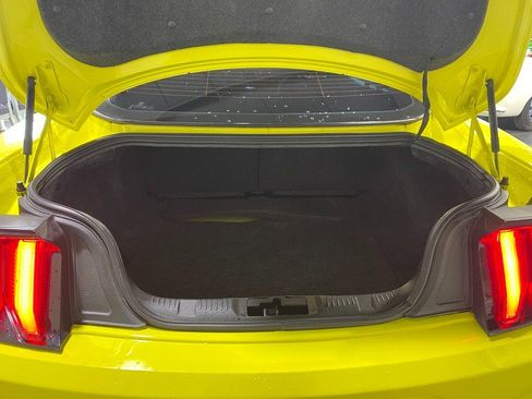 Used 2021 Ford Mustang GT RWD image 15