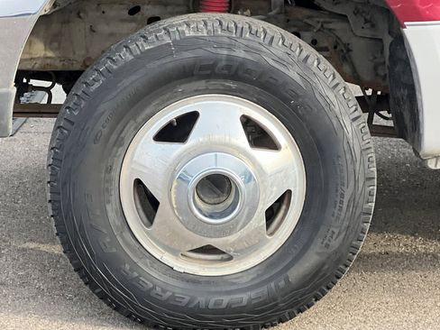 Used 2004 Ford F350 XLT image 23