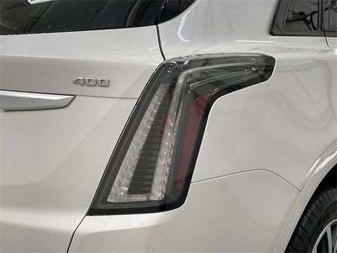 Certified 2025 Cadillac XT5 Sportv w/ Technology Package image 16
