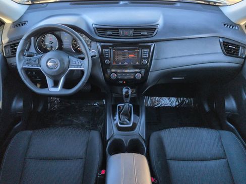 Used 2019 Nissan Rogue SV image 16