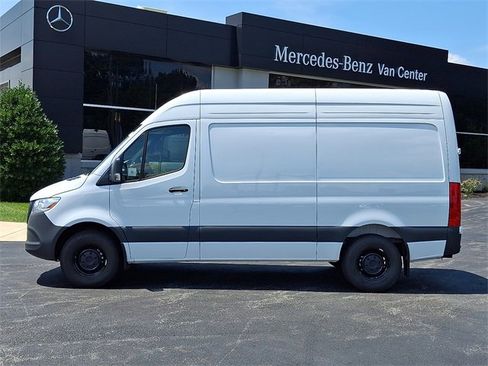 Used 2025 Mercedes-Benz Sprinter 2500 image 8