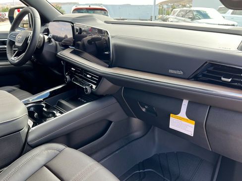 New 2026 Chevrolet Suburban High Country image 26