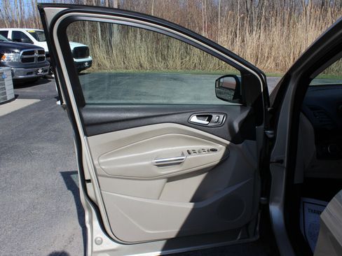 Used 2018 Ford Escape SE image 14