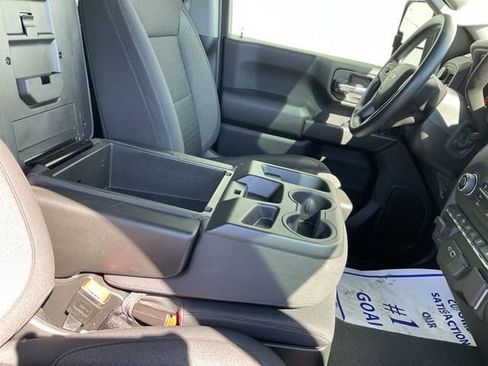 Used 2025 Chevrolet Silverado 2500 Custom w/ Custom Value Package image 19