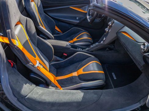 Used 2022 McLaren 720S Spider image 60