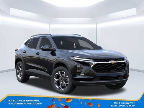 New 2026 Chevrolet Trax LT w/ Sunroof Package FWD image 6