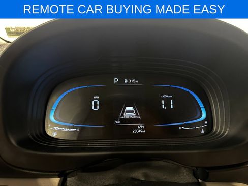 Used 2025 Hyundai Venue SEL FWD image 8