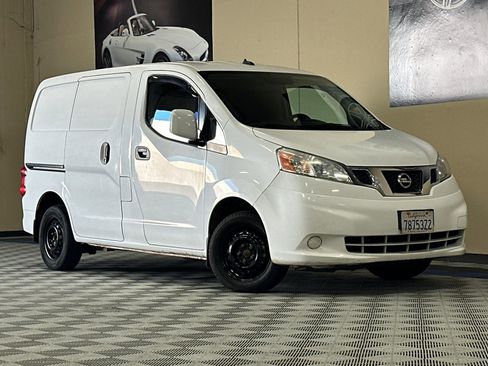 Used 2018 Nissan NV200 SV w/ Navigation Package image 2