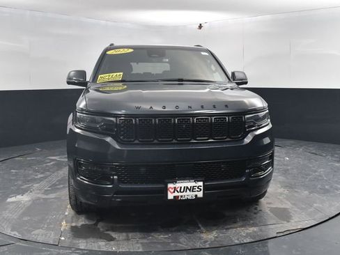 Used 2022 Jeep Wagoneer Series III image 2