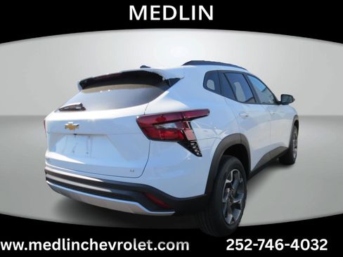 New 2026 Chevrolet Trax LT w/ LT Convenience Package FWD image 31