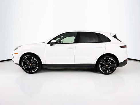 Certified 2023 Porsche Cayenne Platinum Edition AWD/4WD image 2