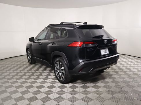 Used 2023 Toyota Corolla Cross XLE image 7