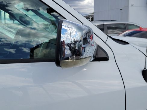 Used 2016 RAM 1500 Laramie w/ Convenience Group image 9