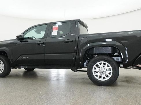 Used 2026 Toyota Tacoma SR5 AWD/4WD image 23