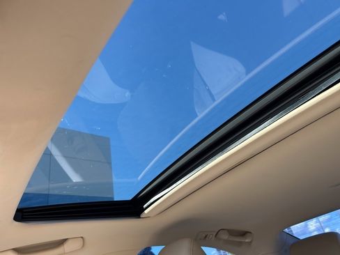 Used 2011 Lexus ES 350 image 4