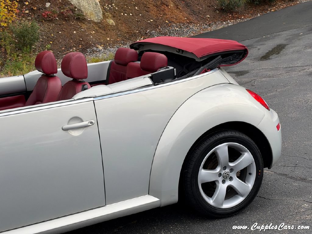 Used 2009 Volkswagen Beetle Blush FWD image 29