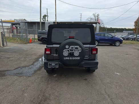 Used 2024 Jeep Wrangler Sport S image 16
