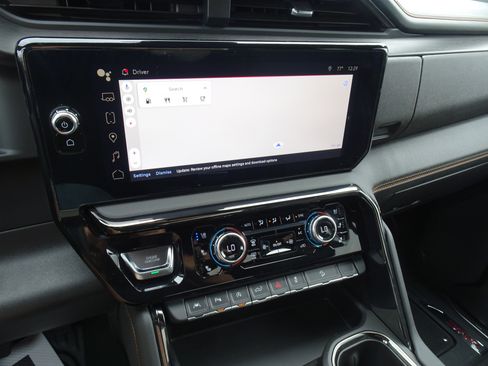 Used 2024 GMC Sierra 1500 AT4 image 18