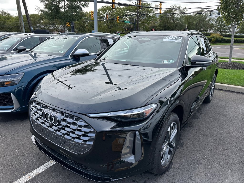 Certified 2025 Audi Q5 Premium w/ Convenience Package AWD/4WD image 32