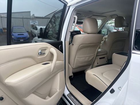 Used 2023 INFINITI QX80 Luxe w/ Cargo Package AWD/4WD image 16