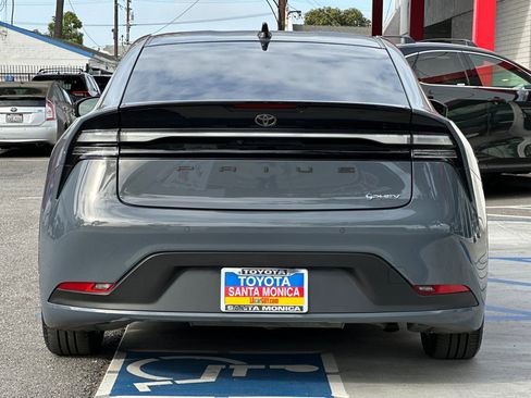 Used 2026 Toyota Prius Plug-In Hybrid image 5