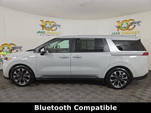 Used 2024 Kia Carnival EX image 6