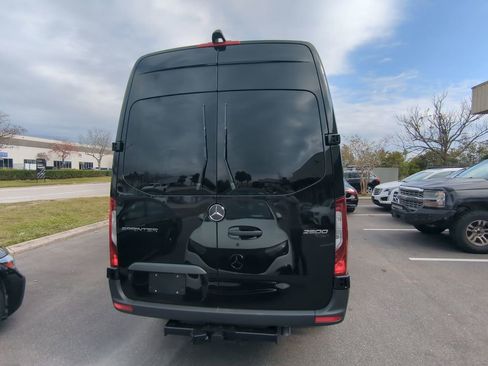 Used 2025 Mercedes-Benz Sprinter 2500 image 16