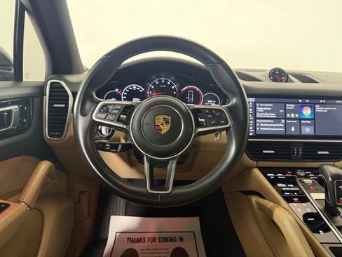 Used 2020 Porsche Cayenne image 24
