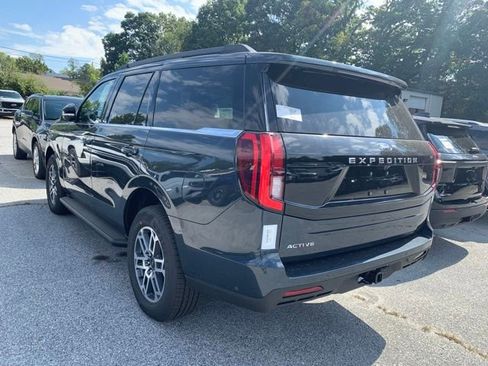 New 2025 Ford Expedition Active image 17