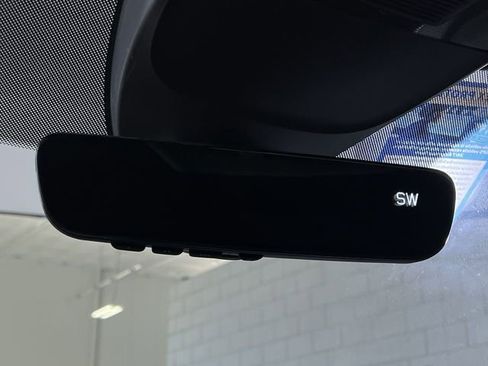 Used 2024 Volkswagen Taos SE image 26