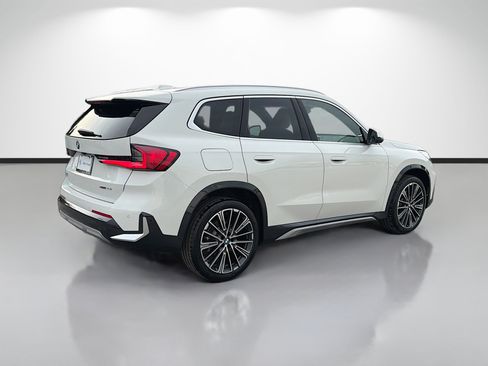 New 2026 BMW X1 xDrive28i w/ Technology Package AWD/4WD image 3