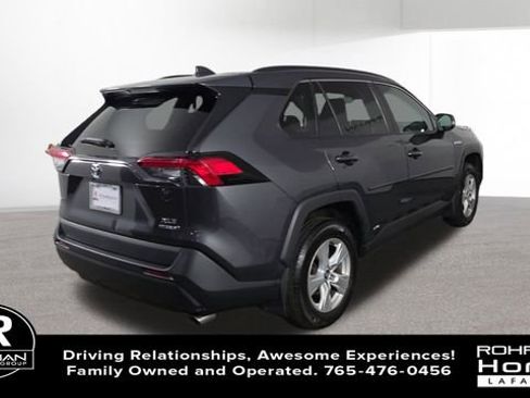 Used 2020 Toyota RAV4 XLE image 8