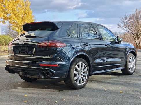 Used 2016 Porsche Cayenne S image 3