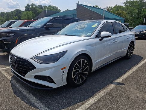 Used 2021 Hyundai Sonata Limited w/ Cargo Package FWD image 2