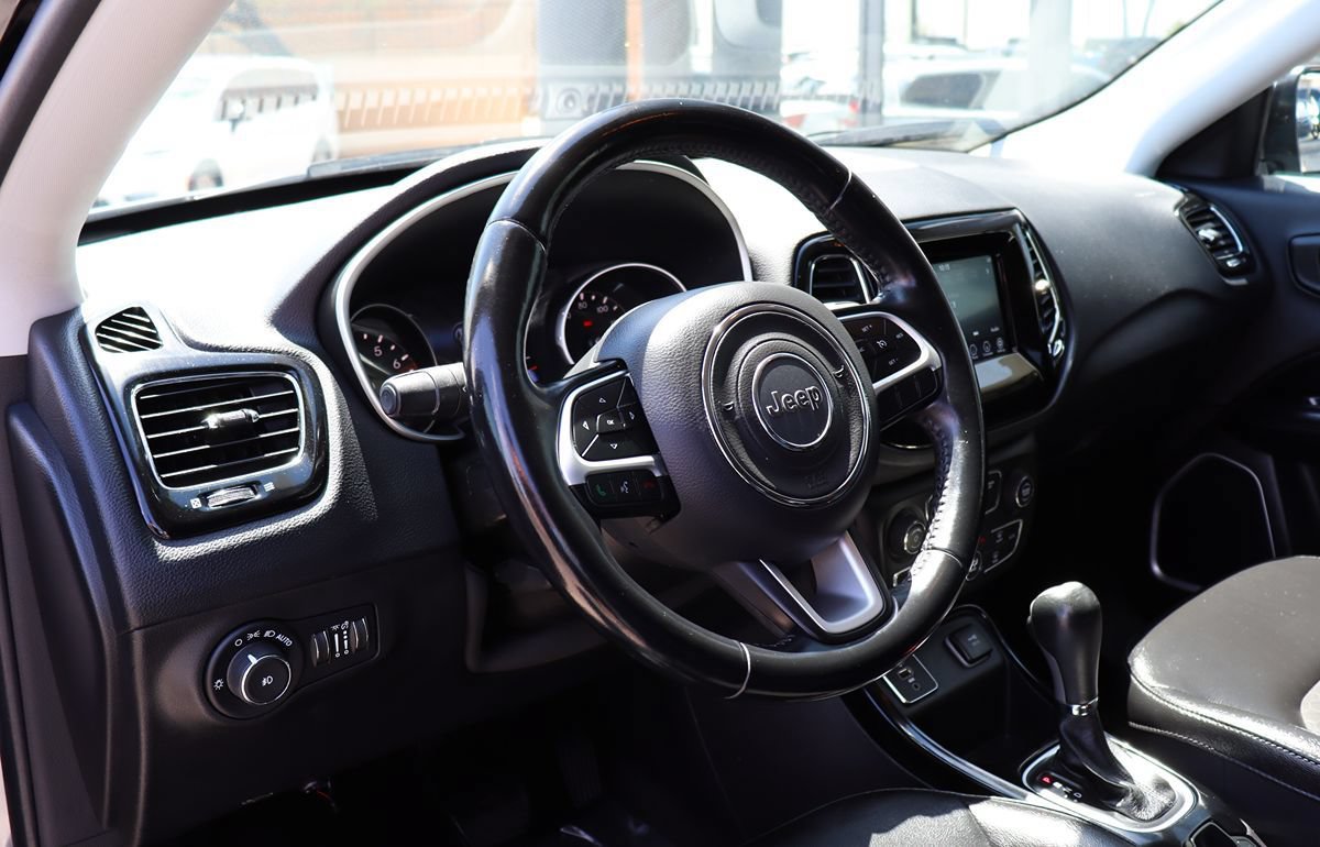 Used 2020 Jeep Compass Latitude FWD image 39
