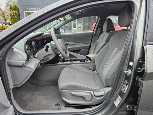 Used 2024 Hyundai Elantra SEL FWD image 16