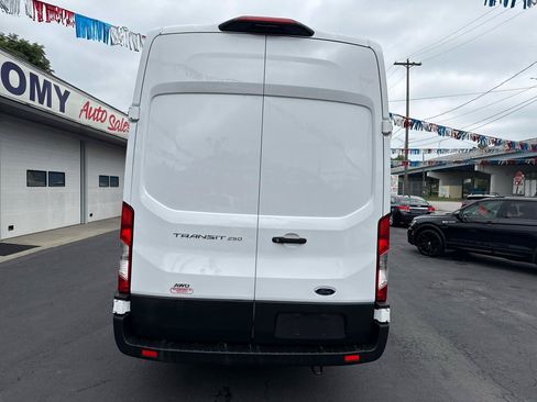 Used 2023 Ford Transit 250 148 High Roof Extended AWD image 4
