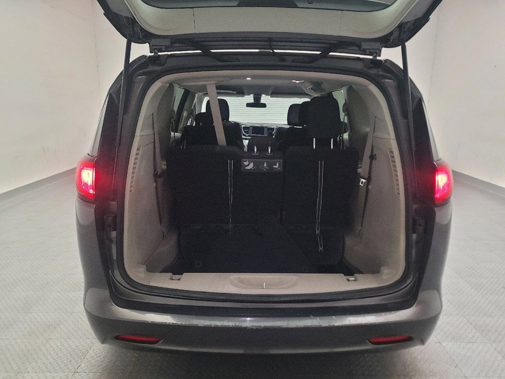 Used 2021 Chrysler Voyager LX FWD image 29