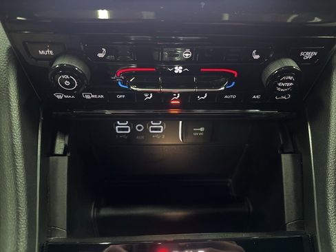 Used 2024 Jeep Grand Cherokee Limited 4xe image 26