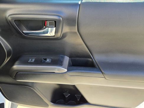 Used 2021 Toyota Tacoma TRD Off-Road w/ Technology Package image 20