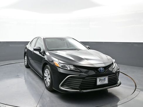 Certified 2024 Toyota Camry LE image 3