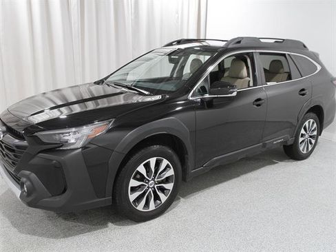 Used 2023 Subaru Outback Limited image 3